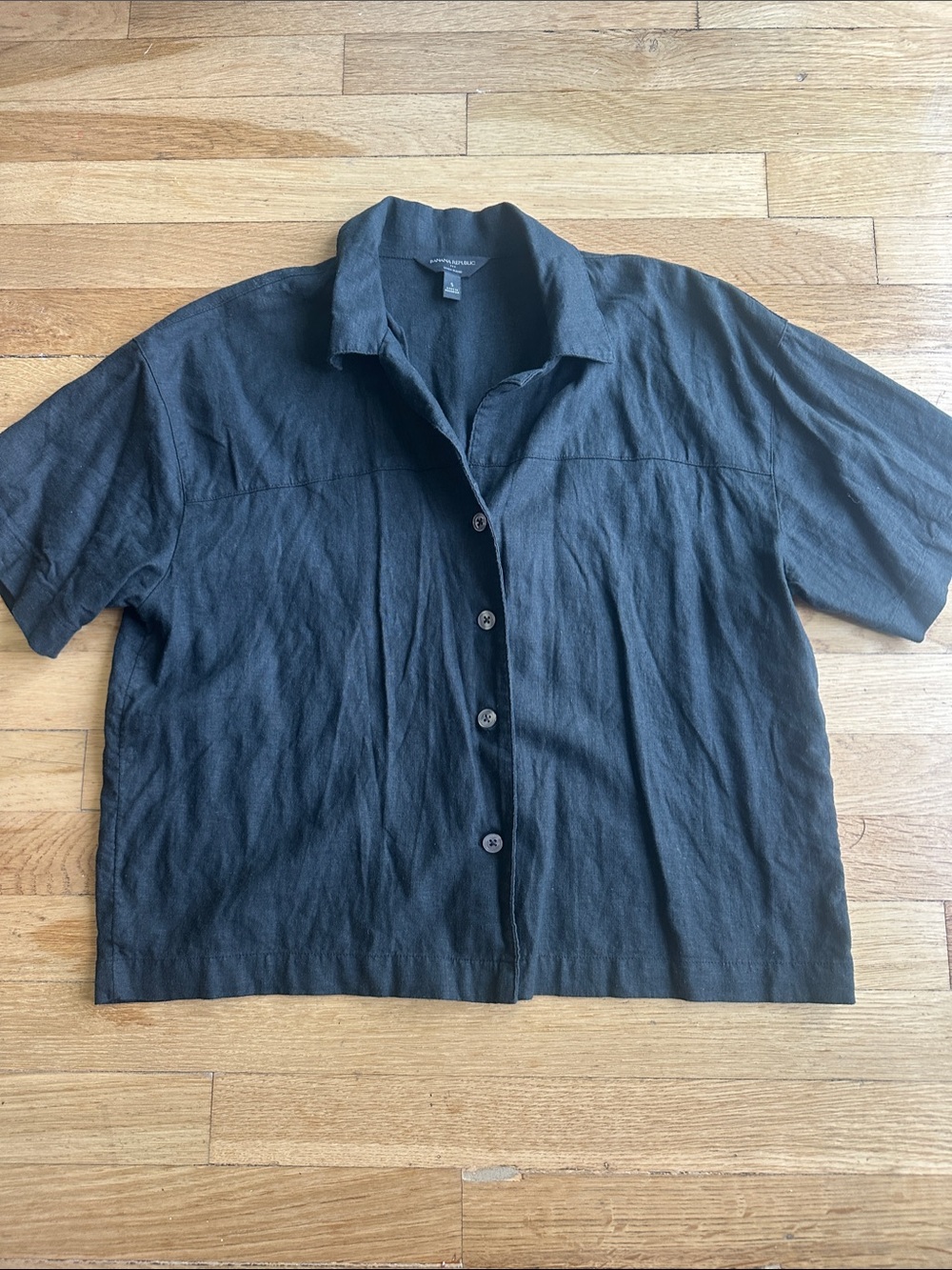 Banana Republic Bundle Two Crop shirt - Picture 2 of 8